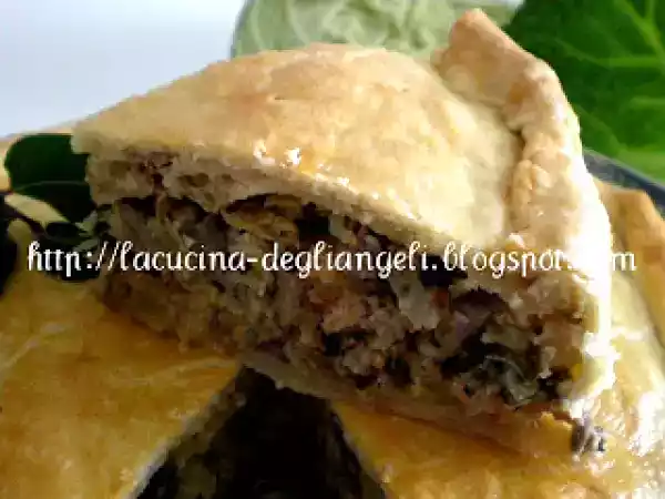 Ricetta Torta di verza, pancetta e funghi