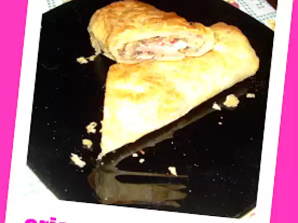 Ricetta Strudel salato con champignon taleggio e speck