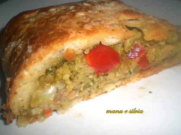 Ricetta Strudel di pane ripieno ai broccoli, peperoni e gorgo