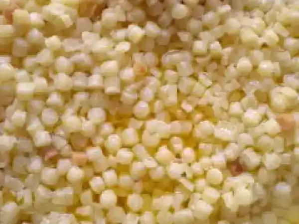 Ricetta Fregola sarda in brodo vegetale: ricetta tradizionale, calda e confortante