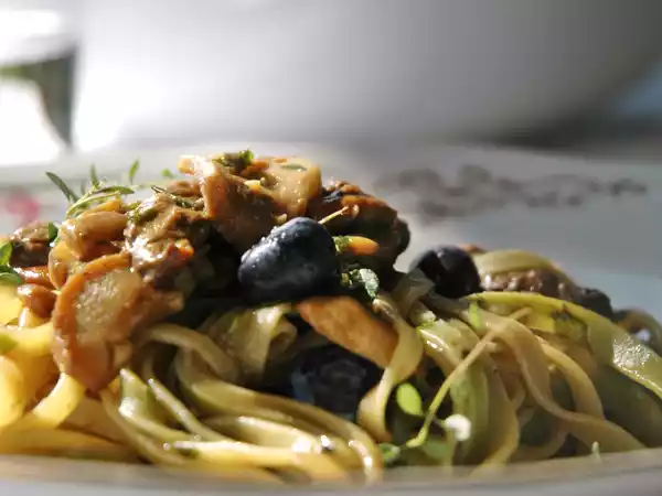 Ricetta Paglia e fieno ai porcini e mirtilli