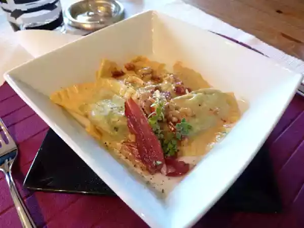 Ricetta Ravioli di borragine con ragu' di petto d'anatra affumicato