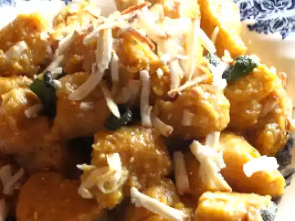 Ricetta Gnocchi di zucca e farro con ricotta affumicata