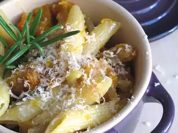 Ricetta Pasta con zucca, sedano e cipolla