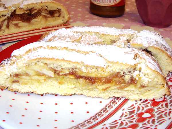 Ricetta Strudel di frolla con mele e pasta di speculoos