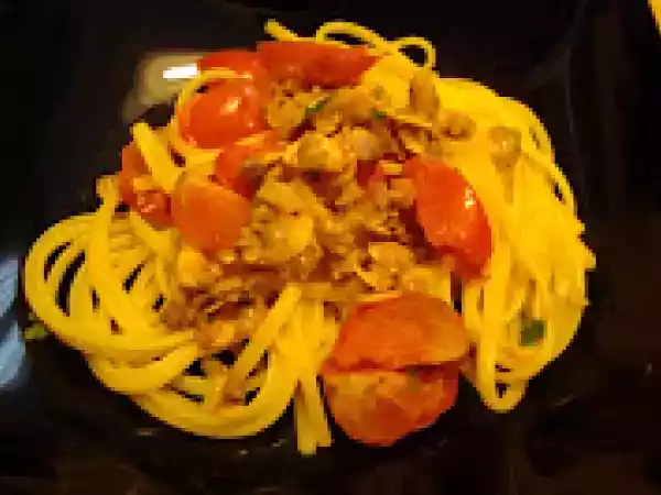 Ricetta Linguine vongole pomodorini e zafferano