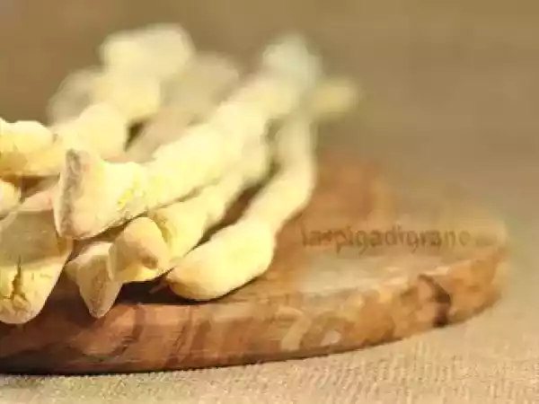 Ricetta Grissini con zafferano e pepe di sichuan