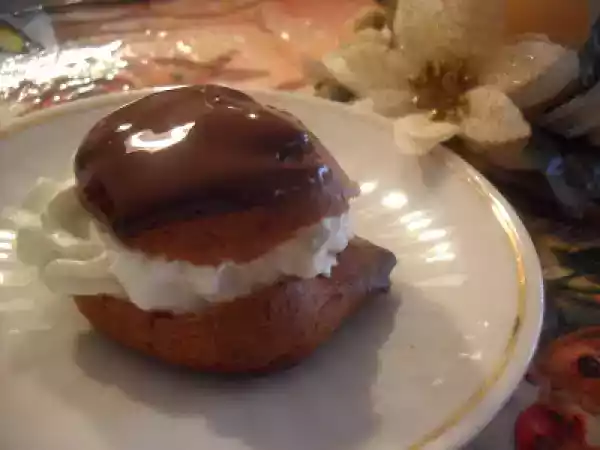 Ricetta Cucina molecolare - bignè di farina di castagne e ricotta