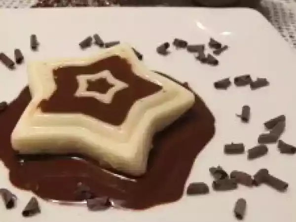Ricetta Panna cotta al torroncino con salsa al cioccolato