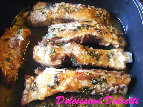 Ricetta Costine di maiale alle erbe aromatiche e sale rosa dell'himalaya