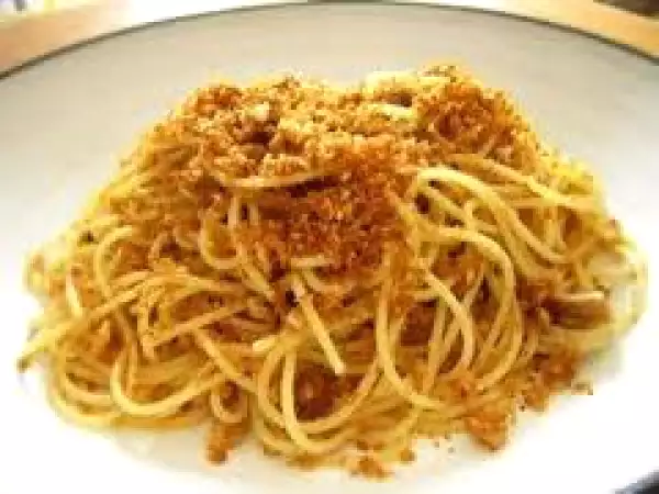 Ricetta Un primo piatto per capodanno: spaghetti tonno e alici