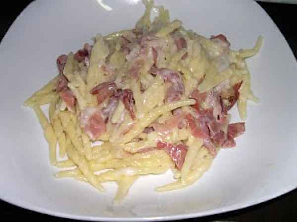 Ricetta Trofie con speck e formaggio(taleggio)