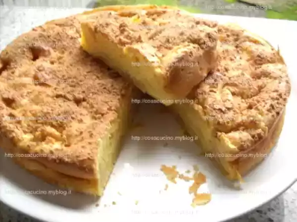 Ricetta Torta di mele e amaretti - il segreto è il lievito