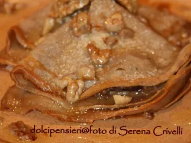 Ricetta Crepes alla farina di castagne con crema di noci e speck di dolcipensieri