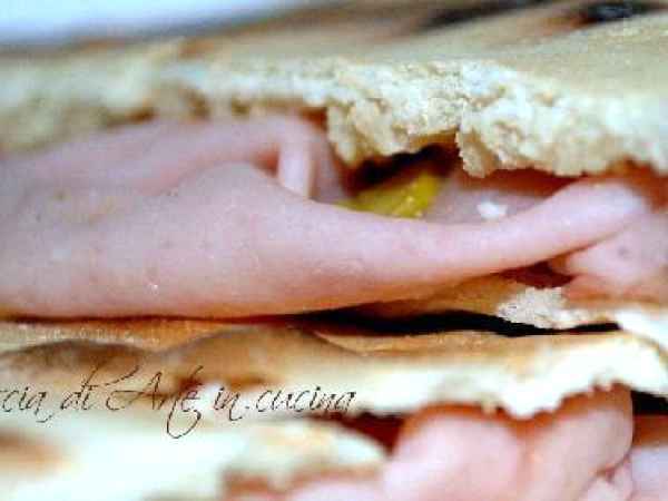 Ricetta La crescia scamorza e mortadella