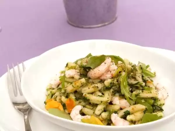 Ricetta Un primo piatto elegante e saporito... la pasta con rucola e gamberetti