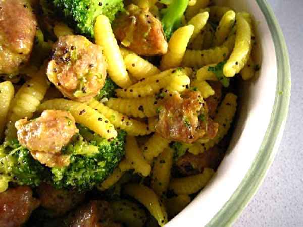 Ricetta Malloreddus con salsiccia, broccoli e zafferano