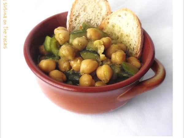 Ricetta Di zuppetta di ceci e zucchine al curry e di buonaluce photography ...