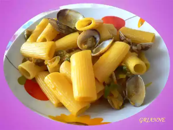 Ricetta Pasta con vongole e fiori di zucca