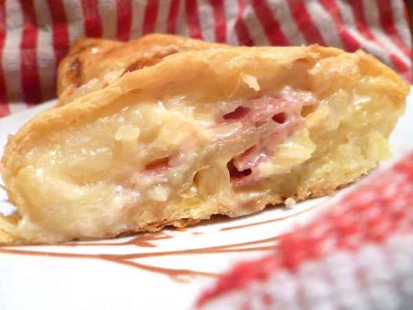 Ricetta Strudel salato con patate, speck e scamorza