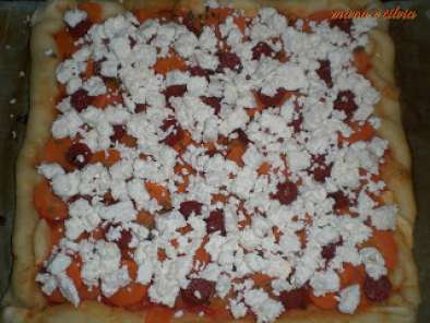Ricetta Pizza alle carote e salamini