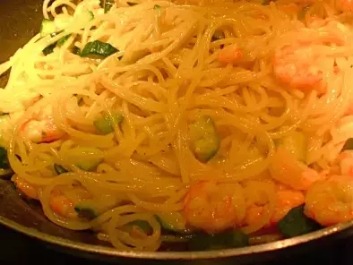 Ricetta Spaghetti zucchine e code di gamberi