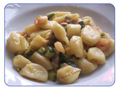 Ricetta Gnocchetti di pasta con zucchine gamberetti e vongole