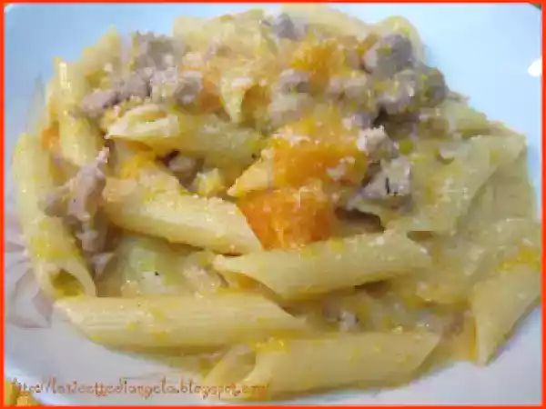 Ricetta Penne con crema di zucca e salsiccia