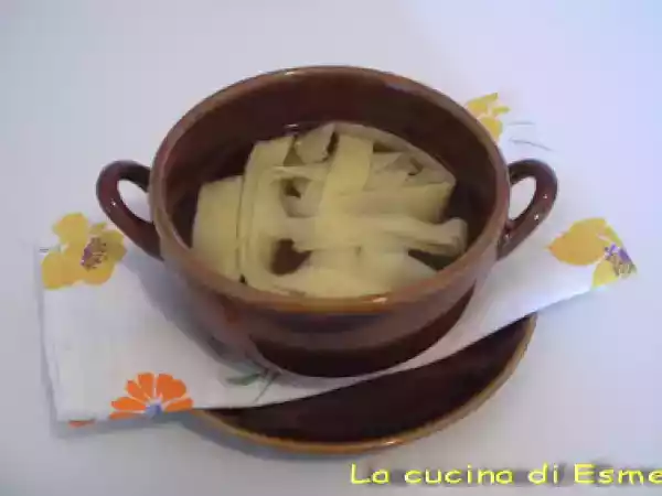 Ricetta Tagliolini di crespelle in brodo di carne