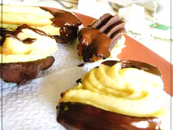 Ricetta Pasticcini di frolla montata e crema al pistacchio per il tea a merenda
