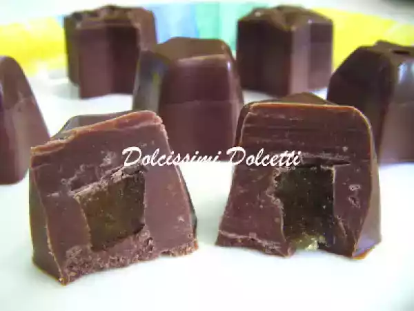 Ricetta Cioccolatini ripieni con gocce di marmellata di arance bionde e brandy