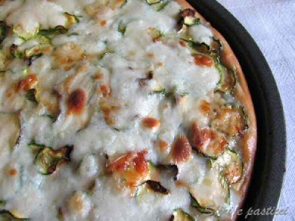 Ricetta Pizza bianca alle zucchine