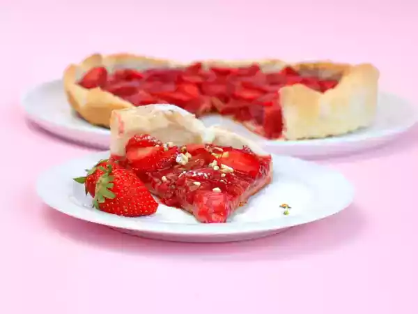 Ricetta Crostata di rabarbaro e fragole e il contest dei colori rosso!