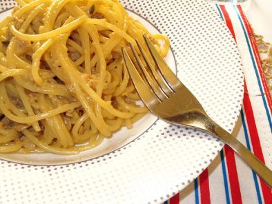 Ricetta Spaghetti con tonno e alici in salsa piccante