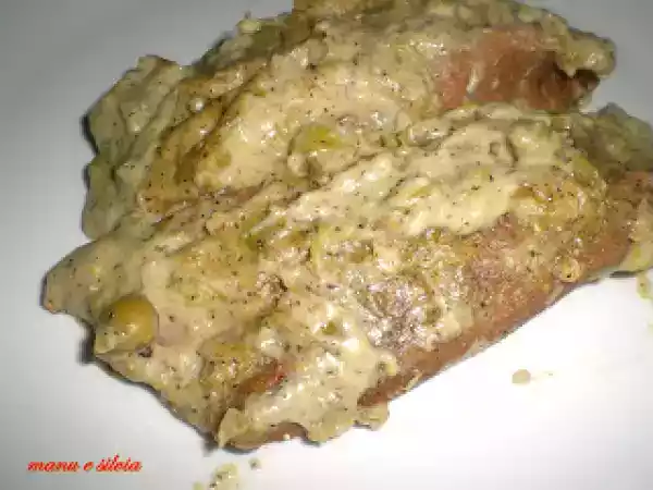 Ricetta Crespelle arlecchino con besciamella ai piselli