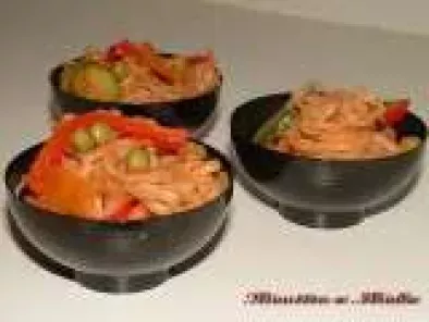 Verdure saltate con i noodles di Pucca e la cottura stir-fry / Verduras saltadas con los noodles de Pucca y la coccion stir-fry