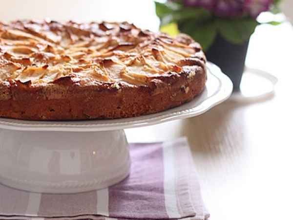 Torta di mele, mandorle e limoncello