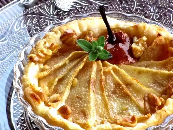 Ricetta Tortina salata con stracchino, pere e noci