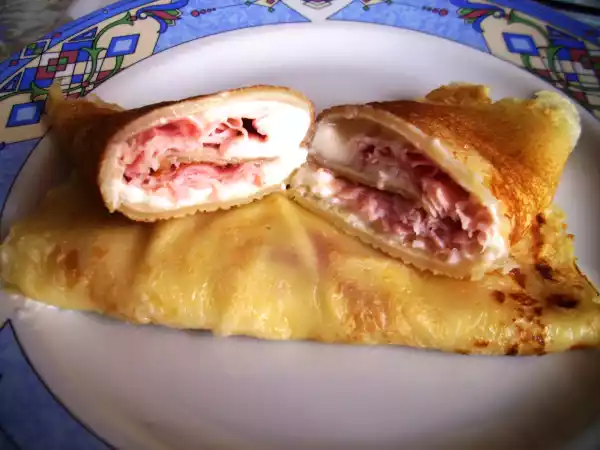 Ricetta Crepes cotto e stracchino