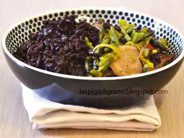 Ricetta Riso venere con verdure di campo e dell'orto