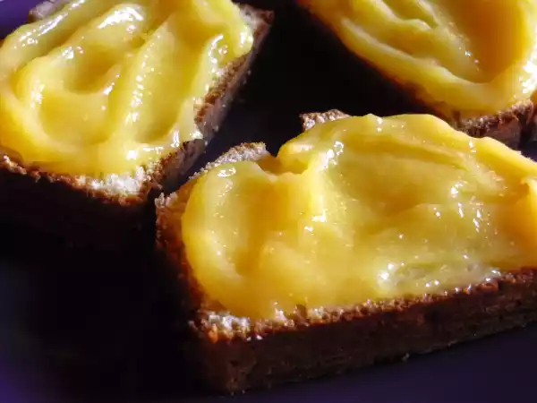 Ricetta Plumcake allo yogurt e lemon curd
