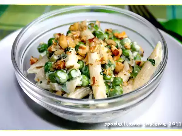 Ricetta Penne di pasta kamut con piselli, rucola, philadelphia e noci