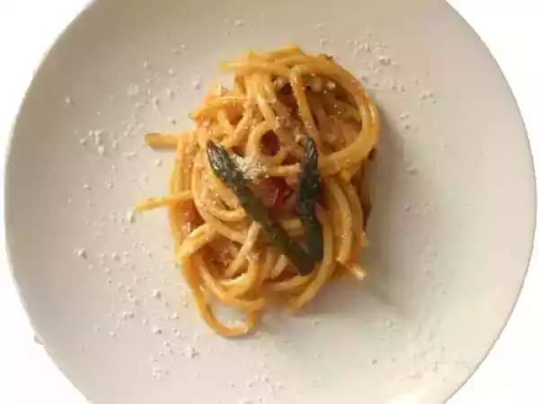 Ricetta Bucatini agli asparagi violetti