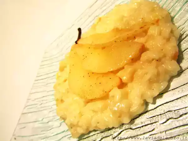 Ricetta Risotto al taleggio e pere alla grappa di cannonau