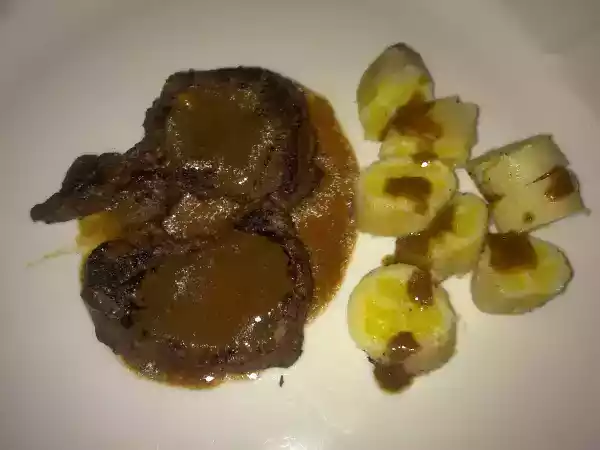 Ricetta Filetto di cinghiale marinato al caffè.