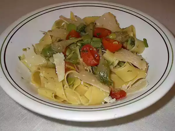 Ricetta Pappardelle ai sapori mediterranei
