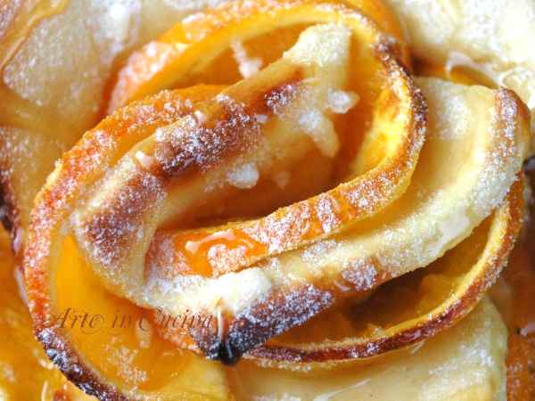 Torta di rose alla arancia e miele