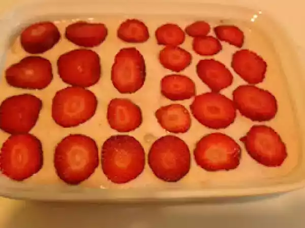 Ricetta Tiramisu' con crema alle fragole