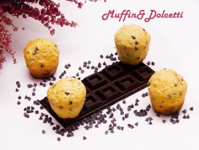 Ricetta Muffin con cocco, mandorle e gocce di cioccolata!