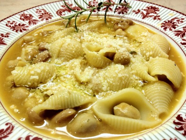 Ricetta Conchiglioni ai legumi